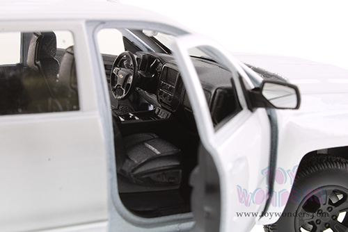 Showcasts® Collectibles - Chevrolet® Silverado™ Pickup (2017, 1/29 scale diecast model car, Asstd.) 24083/4D MAP: $19.99