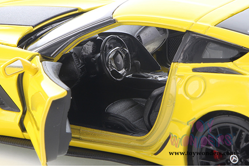 Welly - Chevrolet® Corvette® Z06 Hardtop (2017, 1/24 scale diecast model car, Yellow) 24085WYL
