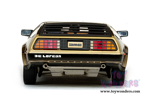 Sun Star - DeLorean DMC-12 Coupe (1981, 1/18 scale diecast model car, Gold) 2702