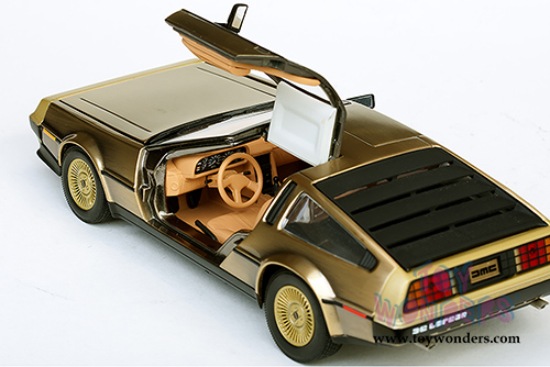 Sun Star - DeLorean DMC-12 Coupe (1981, 1/18 scale diecast model car, Gold) 2702