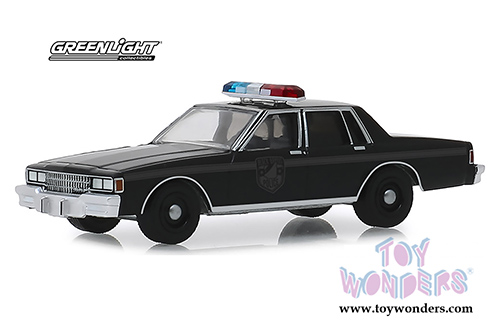 Greenlight Black Bandit Series 22 (1/64 scale diecast model car, Black) 28010/48