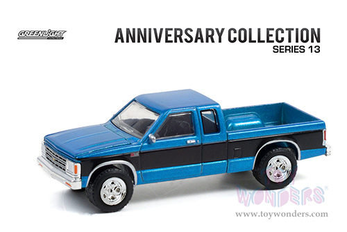 Greenlight - Anniversary Collection Series 13 | Chevrolet® S-10 4x4 Extended Cab Pickup Truck - 100th Anniversary of Chevy Trucks (1918-2018) (1988, 1/64 scale diecast model car, Blue/Black) 28080B/48