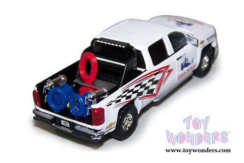 Greenlight - Chevrolet&reg; Silverado&trade; Pickup Truck with Safety Equipment (2015, 1/64 scale diecast model car, White) 29874