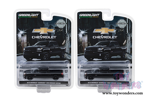 Greenlight - Chevrolet&reg; Silverado&trade; 1500 Z71 Crew Cab Pickup Truck Midnight Edition (2018, 1/64 scale diecast model car, Black) 29941/48