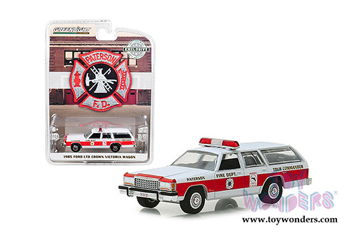 Greenlight - Ford LTD Crown Victoria Wagon - Paterson, New Jersey Fire Department (1985, 1/64 scale diecast model car, White/Red) 30024/48