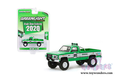 Greenlight - GMC K-2500 - #20 Greenlight Stuntman Association - 2020 Greenlight Trade Show Exclusive (1981, 1/64 scale diecast model car, Green/White) 30102/48