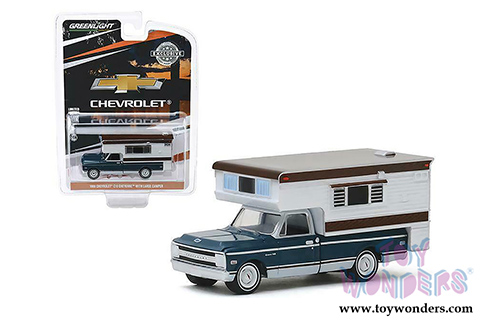 Greenlight - Chevrolet&reg; C-10 Cheyenne with Large Camper (1969, 1/64 scale die cast model car, Green) 30121/48