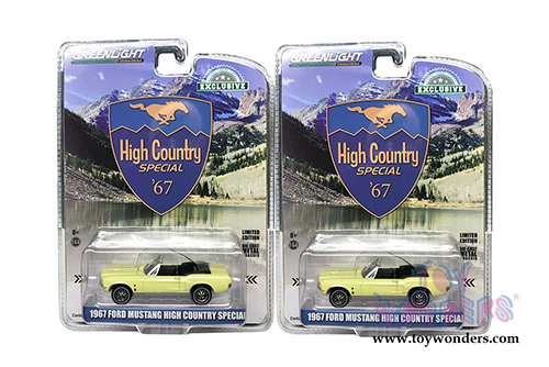 Greenlight - Ford Mustang Convertible High Country Special (1967, 1/64 scale diecast model car, Aspen Gold) 30214/48