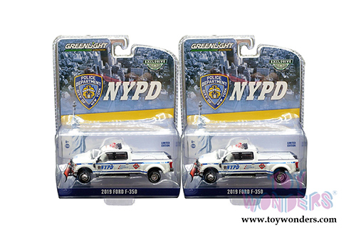 Greenlight - Ford F-350 Dually Pickup Truck with Snow Plow New York City Police Department (NYPD) (2019, 1/64 scale diecast model car, Black/White) 30216/48