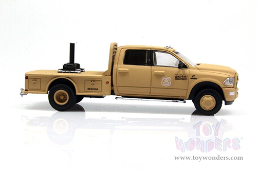 Greenlight - Dodge Ram 3500 Dually Flatbed Gooseneck Carabineros De Chile Military Truck (2018, 1/64 scale die cast model car, Matte Tan) 30271/48