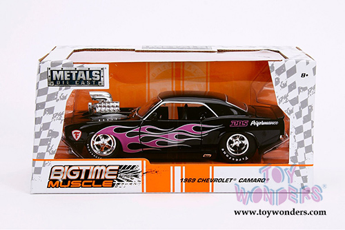 Jada Toys - Metals Die Cast | Big Time Muscle Chevrolet&reg; Camaro&reg; with engine Blower (1969, 1/24 scale diecast model car, Glossy Black/Pink Flames) 30707