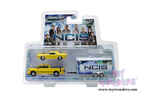 Greenlight - Hollywood Hitch & Tow Series 4 | Dodge Ram 1500 Pickup with 1970 Dodge Challenger R/T Yellow with Enclosed Car Trailer "NCIS" TV series (2015, 1/64 scale diecast model car, Yellow) 31040C/24
