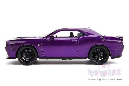 Jada Toys Bigtime Muscle - Dodge Challenger SRT Hellcat (2015, 1/24 scale diecast model car, Purple with Black Stripes) 31063