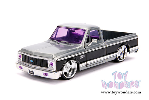 Jada Toys - 20th Anniversary | Bigtime Kustoms Chevrolet&reg; Cheyenne&trade; Pickup Truck (1972, 1/24, diecast model car, Raw Metal/Black) 31074