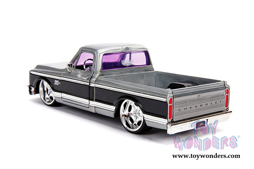 Jada Toys - 20th Anniversary | Bigtime Kustoms Chevrolet&reg; Cheyenne&trade; Pickup Truck (1972, 1/24, diecast model car, Raw Metal/Black) 31074