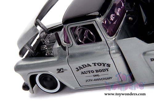 Jada Toys - 20th Anniversary | Kustom Kings Chevrolet&reg; Stepside&trade; Tow Truck (1955, 1/24, diecast model car, Raw Metal/Black) 31087