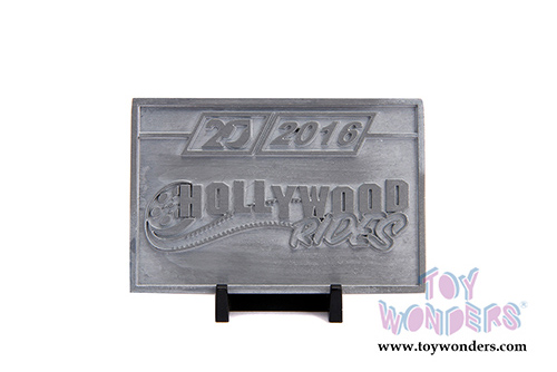 Jada Toys - 20th Anniversary | Hollywood Rides&reg; Betty Boop's Chevy&reg; Master Deluxe Hardtop (1939, 1/24, diecast model car, Raw Metal/Red) 31091