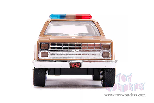 Jada Toys - Hollywood Rides | Stranger Hopper's Chevrolet® Blazer Hawkins Police Dept (1980, 1/32 scale diecast model car, Beige) 31114