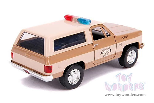 Jada Toys - Hollywood Rides | Stranger Hopper's Chevrolet® Blazer Hawkins Police Dept (1980, 1/32 scale diecast model car, Beige) 31114
