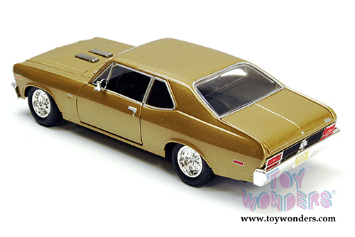 Maisto - Chevy Nova SS Hardtop (1970, 1/24 scale diecast model car, Metallic Gold) 31262G