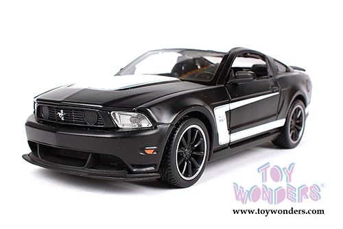 Maisto - Special Edition | Ford Mustang Boss 302 Hardtop (1/24 scale diecast model car, Matte Black/White) 31269BK