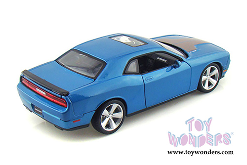 Maisto - Dodge Challenger SRT8 Hardtop w/ Sunroof (2008, 1/24 scale diecast model car, Blue) 31280BU