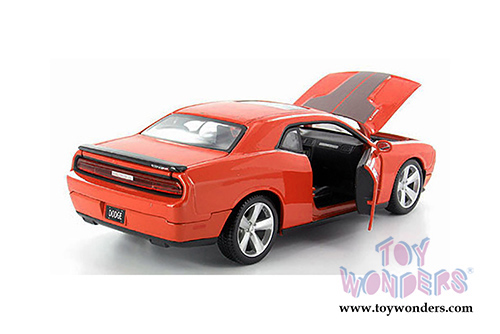 Maisto - Dodge Challenger SRT8 Hardtop w/ Sunroof (2008, 1/24 scale diecast model car, Orange) 31280OR