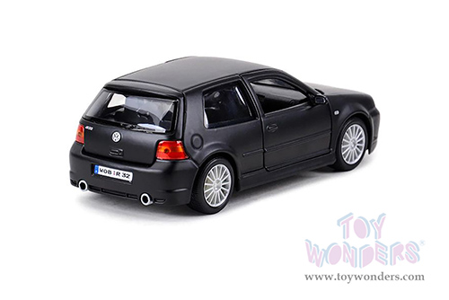 Maisto - Special Edition | Volkswagen Golf R32 Hardtop (1/24 scale diecast model car, Matte Black) 31290BK