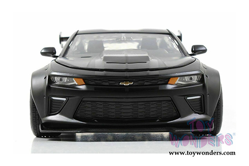 Jada Toys - Metals Die Cast | Bigtime Muscle Chevy&reg; Camaro&reg; SS Wide Body Hardtop (2016, 1/24 scale diecast model car, Asstd.) 31319DP1