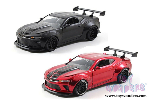 Jada Toys - Metals Die Cast | Bigtime Muscle Chevy&reg; Camaro&reg; SS Wide Body Hardtop (2016, 1/24 scale diecast model car, Asstd.) 31319DP1