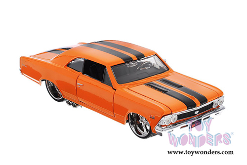 Maisto All Stars - Chevrolet Chevelle SS 396 Hard Top (1966, 1/24 scale diecast model car, Orange) 31333OR