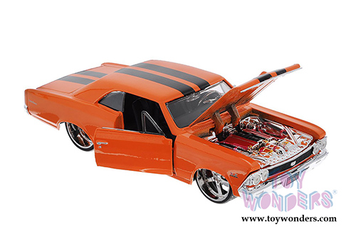 Maisto All Stars - Chevrolet Chevelle SS 396 Hard Top (1966, 1/24 scale diecast model car, Orange) 31333OR