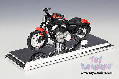 Maisto - Harley-Davidson Motorcycles Series 38 (1/18 scale diecast model car, Asstd.) 31360/38