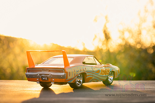 Jada Toys - I Love The 60's | Dodge Charger Daytona (1969, 1/24 scale diecast model car, Orange) 31389