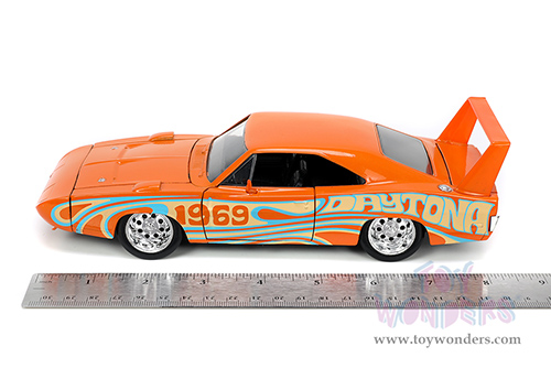 Jada Toys - I Love The 60's | Dodge Charger Daytona (1969, 1/24 scale diecast model car, Orange) 31389
