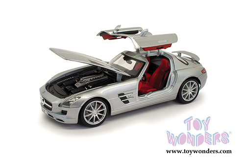  Maisto - Special Edition | Mercedes-Benz SLS AMG Hardtop (1/18 scale diecast model car, Silver) 31389SV