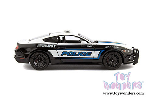 Maisto Special Edition - Ford Mustang GT Police Hard Top (2015, 1/18 scale diecast model car, Black/White) 31397P