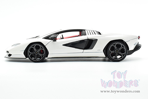  Maisto - Special Edition | Lamborghini Countach LPI 800-4 Hardtop (1/18 scale diecast model car, White) 31459W