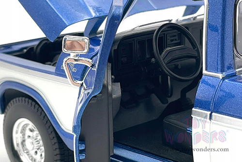 Maisto Special Edition - Ford F150 Pickup (1979, 1/18 scale diecast model car, Blue/White) 31462BU