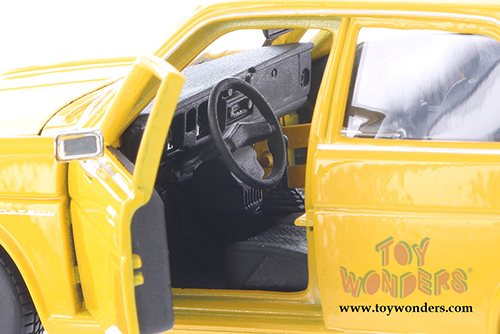 Maisto - Special Edition | Datsun 510 Hardtop (1971, 1/24 scale diecast model car, Yellow) 31518YL