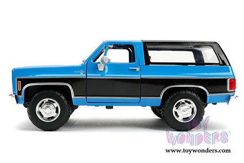 Jada Toys Just Trucks - Chevrolet&reg; Blazer K5 Off Road (1980, 1/24 scale diecast model car, Glossy Blue/Black) 31598