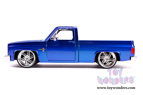 Jada Toys Just Trucks - Chevrolet&reg; C10 Custom Pickup (1985, 1/24 scale diecast model car, Asstd.) 31624DP1