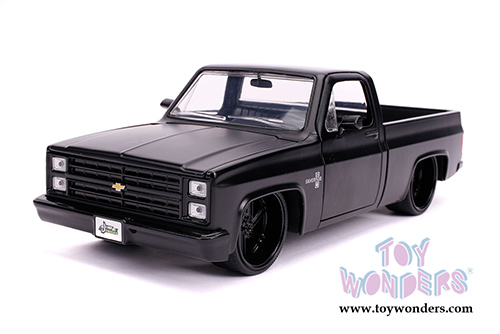 Jada Toys Just Trucks - Chevrolet&reg; C10 Custom Pickup (1985, 1/24 scale diecast model car, Asstd.) 31624DP1