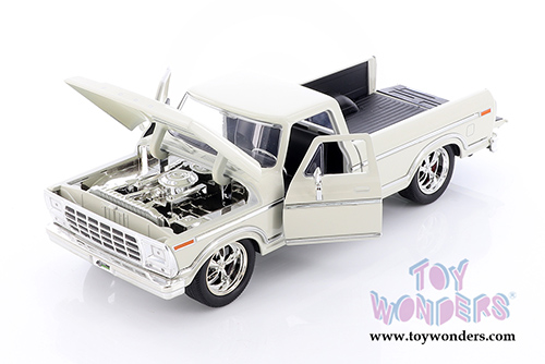 Jada Toys Just Trucks - Ford F-150 Custom Edition Pickup (1979, 1/24 scale diecast model car, Asstd.) 31627DP1