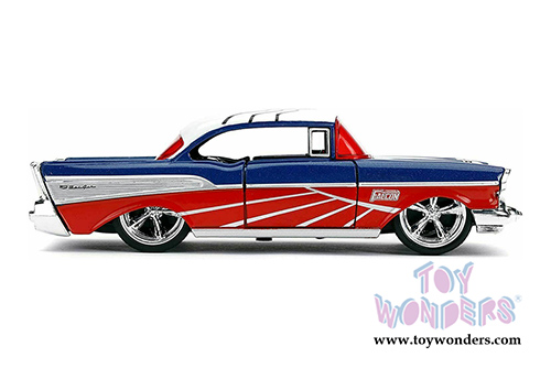 Jada Toys - Hollywood Rides | Marvel Avengers Falcon Chevrolet&reg; Bel Air&reg; (1957, 1/32 scale diecast model car, Blue/Red) 31762