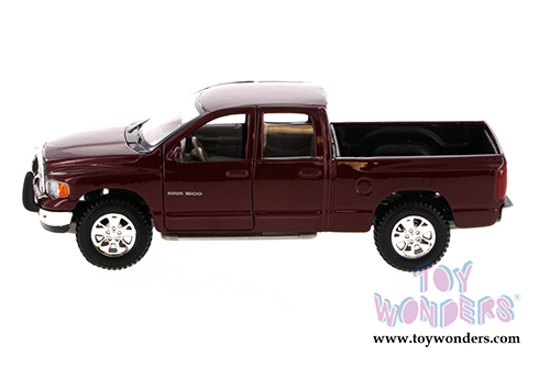 Maisto - Dodge Ram Quad Cab Pickup Truck (2002, 1/27 scale diecast model car, Maroon) 31963MR
