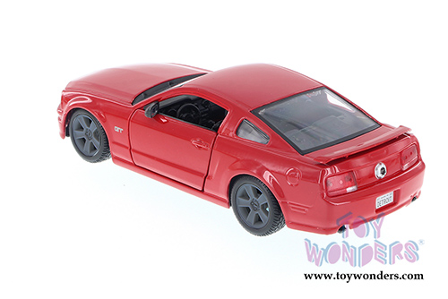 Maisto - Special Edition | Ford Mustang GT Hardtop (2006, 1/24 scale diecast model car, Red) 31997R
