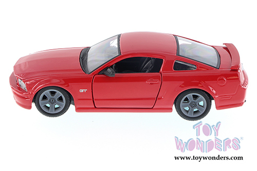 Maisto - Special Edition | Ford Mustang GT Hardtop (2006, 1/24 scale diecast model car, Red) 31997R