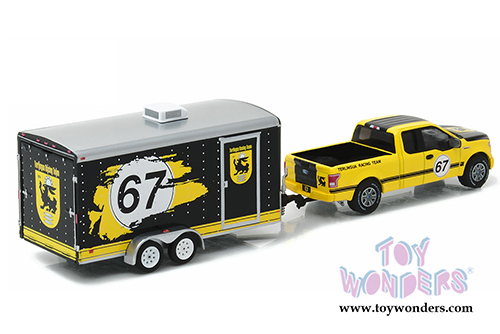 Greenlight - Hitch & Tow Series 9   (1/64 scale diecast model car, Asstd.) 32090/48