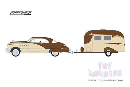 Greenlight - Hitch & Tow Series 26 | Buick Roadmaster Hardtop and Airstream 16' Bambi (1949, 1/64 scale diecast model car, Brown/Tan) 32260A/24
